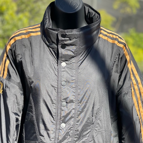 ADIDAS IVY PARK 3S UNISEX WINDBREAKER GR1535 BLACK/GOLD - Picture 5 of 11